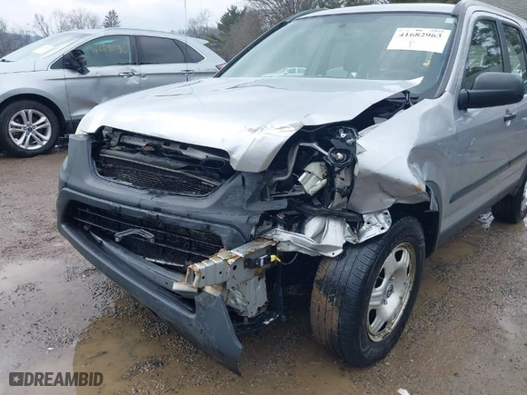 2005 Honda CR-V LX with VIN JHLRD78535C042479, listed as a IAAI auction lot 41682963 with 216,777 mi miles. Bid and sale history available at carsss.com. Image 6.