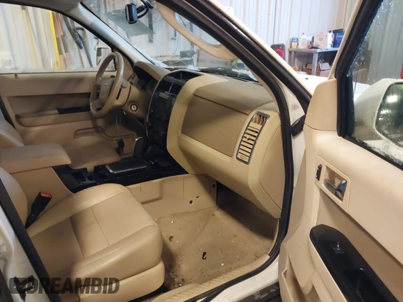 2011 Ford Escape Limited with VIN 1FMCU9E71BKC22769, listed as a IAAI auction lot 41213798 with 302,602 mi miles and . Bid and sale history available at DreamBid. Image 5.