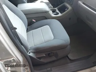 2005 Ford Expedition Special Service with VIN 1FMPU155X5LA55439, listed as a IAAI auction lot 41775319 with 103,301 mi miles. Bid and sale history available at carsss.com. Image 5.
