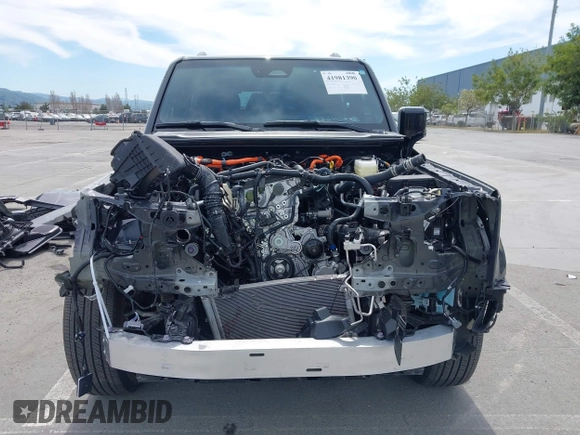 2024 Toyota Land Cruiser z VIN JTEABFAJ0R5007650, wystawiony jako IAAI lot #41981390 z przebiegiem 5 629 mil mil oraz . Historia ofert i sprzedaży dostępna na DreamBid. Obrazek 13.