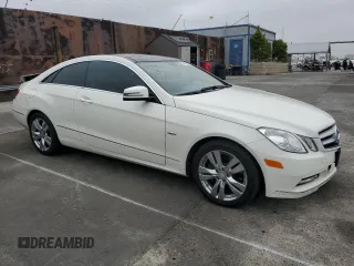 2012 Mercedes-Benz E 350 with VIN WDDKJ5KB2CF163578, listed as a Copart auction lot 60167435 with 89,224 mi miles and Salvage title. Bid and sale history available at DreamBid. Image 4.