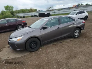 2015 Toyota Camry XLE z VIN 4T4BF1FK4FR451294, wystawiony jako Copart lot #57224915 z przebiegiem 66 465 mil mil oraz Szkoda całkowita • Salvage title. Historia ofert i sprzedaży dostępna na DreamBid. Obrazek 1.
