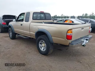 2002 Toyota Tacoma PreRunner z VIN 5TESN92N62Z050332, wystawiony jako IAAI lot #42458812 z przebiegiem 147 802 mil mil oraz . Historia ofert i sprzedaży dostępna na DreamBid. Obrazek 3.