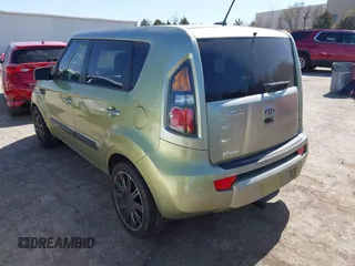 2011 Kia Soul + with VIN KNDJT2A22B7330062, listed as a IAAI auction lot 41772382 with 170,000 mi miles. Bid and sale history available at carsss.com. Image 3.