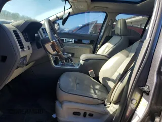 2010 Lincoln MKX with VIN 2LMDJ8JC2ABJ25880, listed as a Copart auction lot 46810725 with 109,792 mi miles and Salvage Title. Bid and sale history available at carsss.com. Image 7.