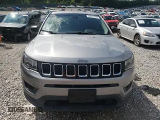 2017 Jeep Compass Sport z VIN 3C4NJCAB3HT652338, wystawiony jako Copart lot #63076055 z przebiegiem 109 701 mil mil oraz Szkoda całkowita • Salvage title. Historia ofert i sprzedaży dostępna na DreamBid. Obrazek 5.