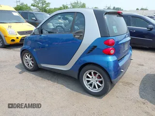 2008 Smart fortwo Pure z VIN WMEEJ31X88K195623, wystawiony jako IAAI lot #42470738 z przebiegiem 123 494 mil mil oraz . Historia ofert i sprzedaży dostępna na DreamBid. Obrazek 3.