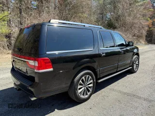 2017 Lincoln Navigator Select z VIN 5LMJJ3JT3HEL09741, wystawiony jako Copart lot #57437295 z przebiegiem 239 777 mil mil oraz Czysty tytuł • Clean title. Historia ofert i sprzedaży dostępna na DreamBid. Obrazek 4.