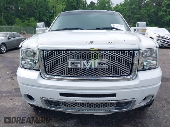 2010 GMC Sierra 1500 SLT z VIN 3GTRKWE37AG184132, wystawiony jako IAAI lot #42106936 z przebiegiem 243 711 mil mil oraz . Historia ofert i sprzedaży dostępna na DreamBid. Obrazek 12.