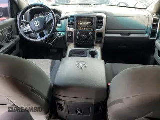 2017 Ram 2500 SLT z VIN 3C6UR5DL9HG667902, wystawiony jako Copart lot #57996355 z przebiegiem 383 028 mil mil oraz Czysty tytuł • Clean title. Historia ofert i sprzedaży dostępna na DreamBid. Obrazek 8.