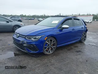 2024 Volkswagen Golf z VIN WVWFB7CD0RW141589, wystawiony jako IAAI lot #41407136 z przebiegiem 3 532 mil mil oraz . Historia ofert i sprzedaży dostępna na DreamBid. Obrazek 2.
