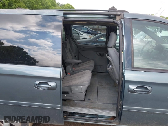 2005 Dodge Caravan SXT with VIN 2D4GP44LX5R159260, listed as a IAAI auction lot 42446336 with 175,917 mi miles and . Bid and sale history available at DreamBid. Image 8.