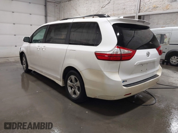 2018 Toyota Sienna LE Auto Access Seat with VIN 5TDKZ3DC4JS922290, listed as a IAAI auction lot 41615724 with 100,632 mi miles. Bid and sale history available at carsss.com. Image 3.
