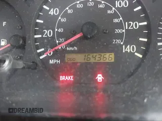 2001 Toyota Solara SE z VIN 2T1CG22P31C437576, wystawiony jako IAAI lot #42447345 z przebiegiem 164 366 mil mil oraz . Historia ofert i sprzedaży dostępna na DreamBid. Obrazek 15.