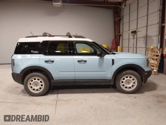 2023 Ford Bronco Sport Heritage z VIN 3FMCR9G63PRD69460, wystawiony jako IAAI lot #41588444 z przebiegiem 29 761 mil mil oraz . Historia ofert i sprzedaży dostępna na DreamBid. Obrazek 13.