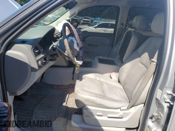 2011 Chevrolet Suburban LT с VIN 1GNSCJE08BR178193, выставлен на аукционе Copart как лот 58194335 с пробегом 228 143 миль миль и Чистый • Clean title. История ставок и продаж доступна на DreamBid. Изображение 7.