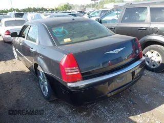 2007 Chrysler 300 C with VIN 2C3LA63H57H762801, listed as a IAAI auction lot 42092286 with 1 mi miles. Bid and sale history available at carsss.com. Image 3.