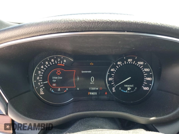 2017 Lincoln MKC Reserve with VIN 5LMTJ3DH2HUL03614, listed as a Copart auction lot 50342935 with 173,581 mi miles and Clean title. Bid and sale history available at DreamBid. Image 9.
