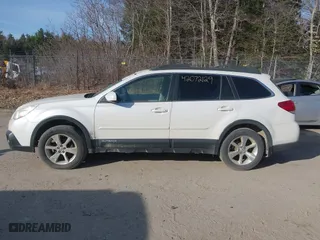 2014 Subaru Outback 2.5i Limited with VIN 4S4BRCNCXE3301122, listed as a IAAI auction lot 42072129 with 245,203 mi miles. Bid and sale history available at carsss.com. Image 14.