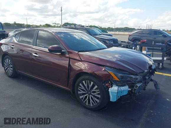2024 Nissan Altima SV with VIN 1N4BL4DV1RN405299, listed as a IAAI auction lot 42235613 with 4,127 mi miles and . Bid and sale history available at DreamBid. Image 1.