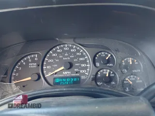 2002 Chevrolet Tahoe LT z VIN 1GNEK13ZX2J257347, wystawiony jako IAAI lot #42433634 z przebiegiem 252 817 mil mil oraz . Historia ofert i sprzedaży dostępna na DreamBid. Obrazek 7.
