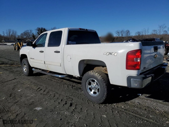 2007 Chevrolet Silverado 2500HD LT w/1LT with VIN 1GCHK23617F521857, listed as a Copart auction lot 42535325 with 105,694 mi miles and Salvage Title. Bid and sale history available at carsss.com. Image 2.
