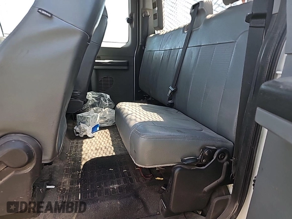 2013 Ford F-350 z VIN 1FD7X3B67DEA52601, wystawiony jako IAAI lot #42409012 z przebiegiem 335 745 mil mil oraz . Historia ofert i sprzedaży dostępna na DreamBid. Obrazek 17.