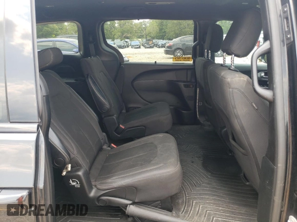 2019 Chrysler Pacifica Touring Plus with VIN 2C4RC1FG5KR603902, listed as a Copart auction lot 58475535 with 136,017 mi miles and Salvage title. Bid and sale history available at DreamBid. Image 11.