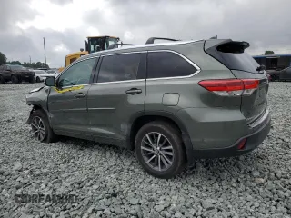 2018 Toyota Highlander SE with VIN 5TDJZRFH8JS888491, listed as a Copart auction lot 61197555 with Not provided miles and Salvage title. Bid and sale history available at DreamBid. Image 2.