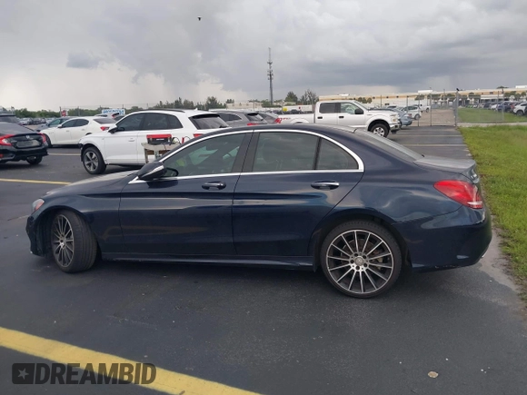 2015 Mercedes-Benz C 300 Luxury z VIN 55SWF4KB0FU003066, wystawiony jako IAAI lot #42477050 z przebiegiem 93 119 mil mil oraz . Historia ofert i sprzedaży dostępna na DreamBid. Obrazek 14.