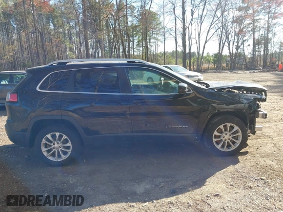 2019 Jeep Cherokee Latitude with VIN 1C4PJLCB6KD490529, listed as a IAAI auction lot 41890940 with 113,147 mi miles. Bid and sale history available at carsss.com. Image 13.