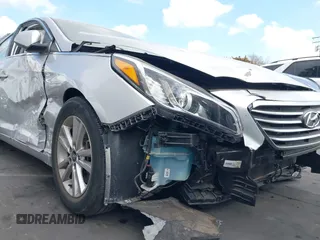 2016 Hyundai Sonata SE z VIN 5NPE24AF5GH404774, wystawiony jako IAAI lot #41354298 z przebiegiem 38 380 mil mil oraz . Historia ofert i sprzedaży dostępna na DreamBid. Obrazek 6.