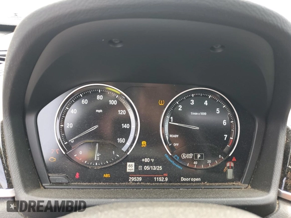 2021 BMW X1 xDrive28i z VIN WBXJG9C07M5S53523, wystawiony jako Copart lot #55450635 z przebiegiem 29 539 mil mil oraz Szkoda całkowita • Salvage title. Historia ofert i sprzedaży dostępna na DreamBid. Obrazek 9.