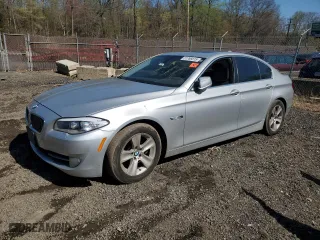 2013 BMW 5 Series 528i xDrive with VIN WBAXH5C58DDW12857, listed as a Copart auction lot 51766815 with 122,755 mi miles and Salvage Title. Bid and sale history available at carsss.com. Image 1.