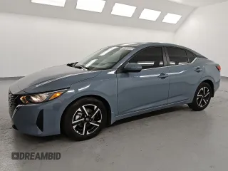 2024 Nissan Sentra SV z VIN 3N1AB8CVXRY322848, wystawiony jako Copart lot #59800305 z przebiegiem 7 994 mil mil oraz Czysty tytuł • Clean title. Historia ofert i sprzedaży dostępna na DreamBid. Obrazek 1.