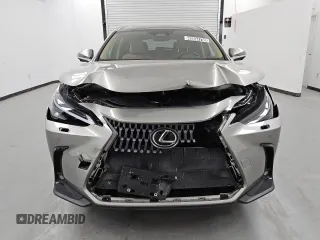 2024 Lexus NX 350h Luxury z VIN 2T2HKCEZ1RC028250, wystawiony jako Copart lot #43834705 z przebiegiem 13 569 mil mil oraz Czysty tytuł • Clean title. Historia ofert i sprzedaży dostępna na DreamBid. Obrazek 5.