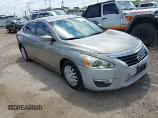 2015 Nissan Altima SV z VIN 1N4AL3AP1FC148180, wystawiony jako IAAI lot #42372057 z przebiegiem 213 600 mil mil oraz . Historia ofert i sprzedaży dostępna na DreamBid. Obrazek 1.