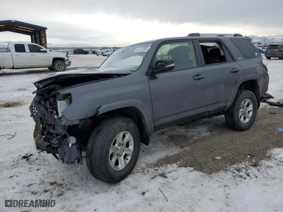2020 Toyota 4Runner SR5 with VIN JTEBU5JR5L5793628, listed as a Copart auction lot 42212005 with 0 mi miles and Salvage Title. Bid and sale history available at carsss.com. Image 1.