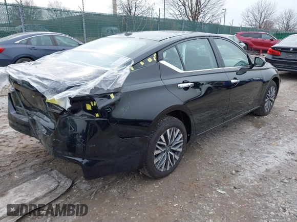 2024 Nissan Altima 2.5 SV with VIN 1N4BL4DW4RN425717, listed as a IAAI auction lot 41524119 with 3,455 mi miles. Bid and sale history available at carsss.com. Image 4.