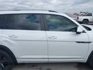 2022 Volkswagen Atlas SEL R-Line z VIN 1V2AR2CA7NC550648, wystawiony jako IAAI lot #41974370 z przebiegiem 48 378 mil mil oraz . Historia ofert i sprzedaży dostępna na DreamBid. Obrazek 13.