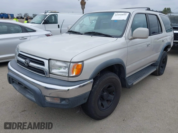 2000 Toyota 4Runner SR5 with VIN JT3GN86R1Y0139753, listed as a IAAI auction lot 42192055 with 178,459 mi miles and . Bid and sale history available at DreamBid. Image 2.