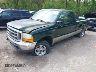 2000 Ford Super Duty F-250 XL with VIN 1FTNX21F9YED75853, listed as a IAAI auction lot 42152135 with 212,078 mi miles. Bid and sale history available at carsss.com. Image 2.