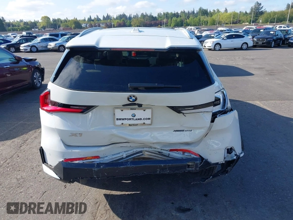 2024 BMW X1 xDrive28i с VIN WBX73EF0XR5Z50590, выставлен на аукционе IAAI как лот 42052219 с пробегом 3 158 миль миль и . История ставок и продаж доступна на DreamBid. Изображение 16.