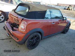 2015 MINI Convertible S z VIN WMWZP3C52FT708282, wystawiony jako Copart lot #42491815 z przebiegiem 31 586 mil mil oraz Szkoda całkowita • Salvage title. Historia ofert i sprzedaży dostępna na DreamBid. Obrazek 3.