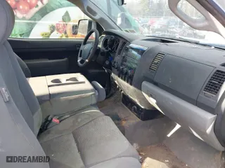 2008 Toyota Tundra with VIN 5TFLU52178X012086, listed as a IAAI auction lot 41769468 with 999,999 mi miles. Bid and sale history available at carsss.com. Image 5.