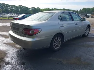 2004 Lexus ES 330 with VIN JTHBA30G040006308, listed as a IAAI auction lot 42152910 with 225,560 mi miles. Bid and sale history available at carsss.com. Image 4.