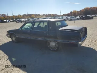1992 Cadillac Fleetwood z VIN 1G6CB53B4N4301200, wystawiony jako Copart lot #71384554 z przebiegiem 115 430 mil mil oraz Tytuł czysty. Historia ofert i sprzedaży dostępna na DreamBid. Obrazek 2.