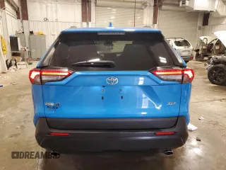 2019 Toyota RAV4 XLE with VIN JTMW1RFV5KD511746, listed as a Copart auction lot 51341375 with 33,535 mi miles and Salvage Title. Bid and sale history available at carsss.com. Image 6.