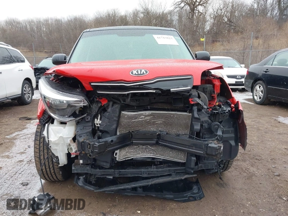 2018 Kia Soul + with VIN KNDJP3A53J7539782, listed as a IAAI auction lot 41743823 with 68,640 mi miles. Bid and sale history available at carsss.com. Image 13.