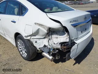 2015 Nissan Altima 2.5 with VIN 1N4AL3AP1FC472617, listed as a IAAI auction lot 41886849 with 67,395 mi miles. Bid and sale history available at carsss.com. Image 6.